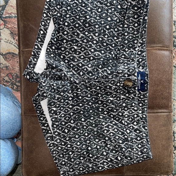 American Eagle Outfitters Black and White Patterned Women Shorts - Picture 2 of 6